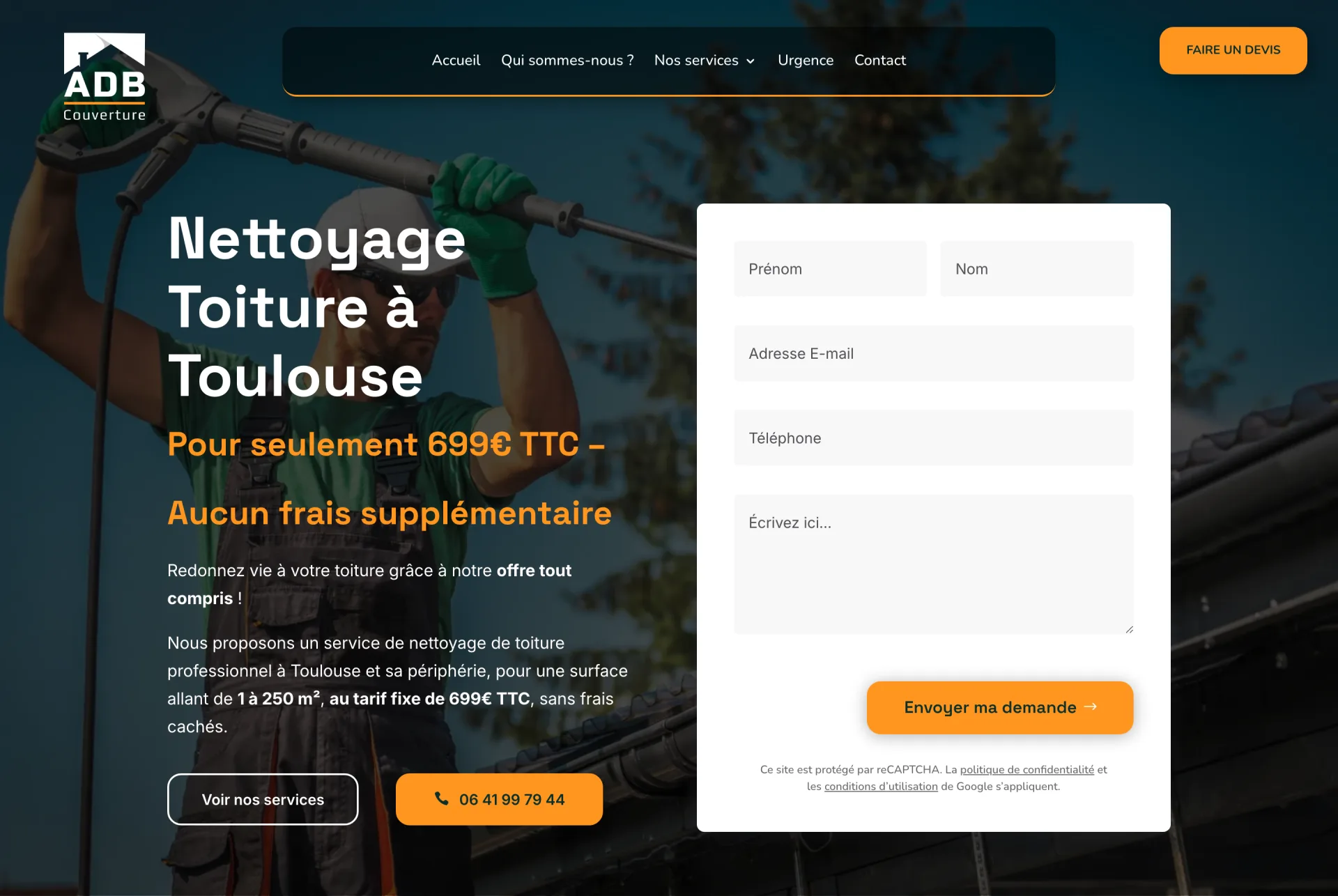ADB Couverture - Page Nettoyage toiture : le forfait démoussage à 699 € TTC sans frais cachés affiché dès le hero, avec le formulaire de demande en 30 secondes.